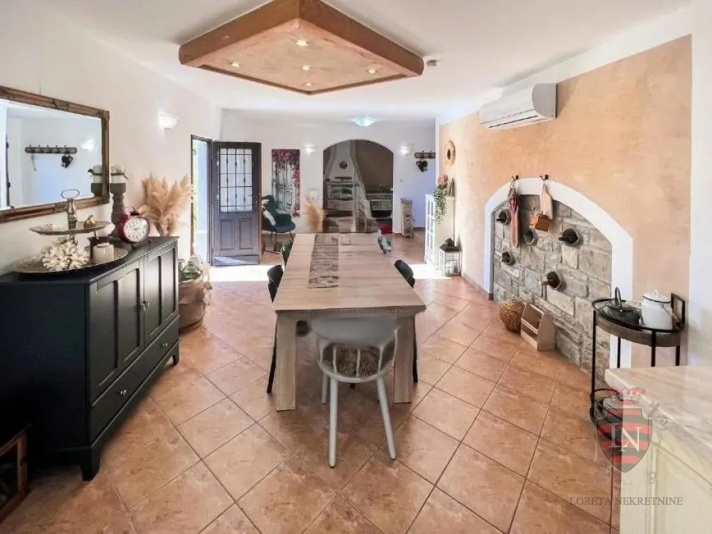 kuća s bazenom, lupoglav, istra, 155 m2 - slika 15