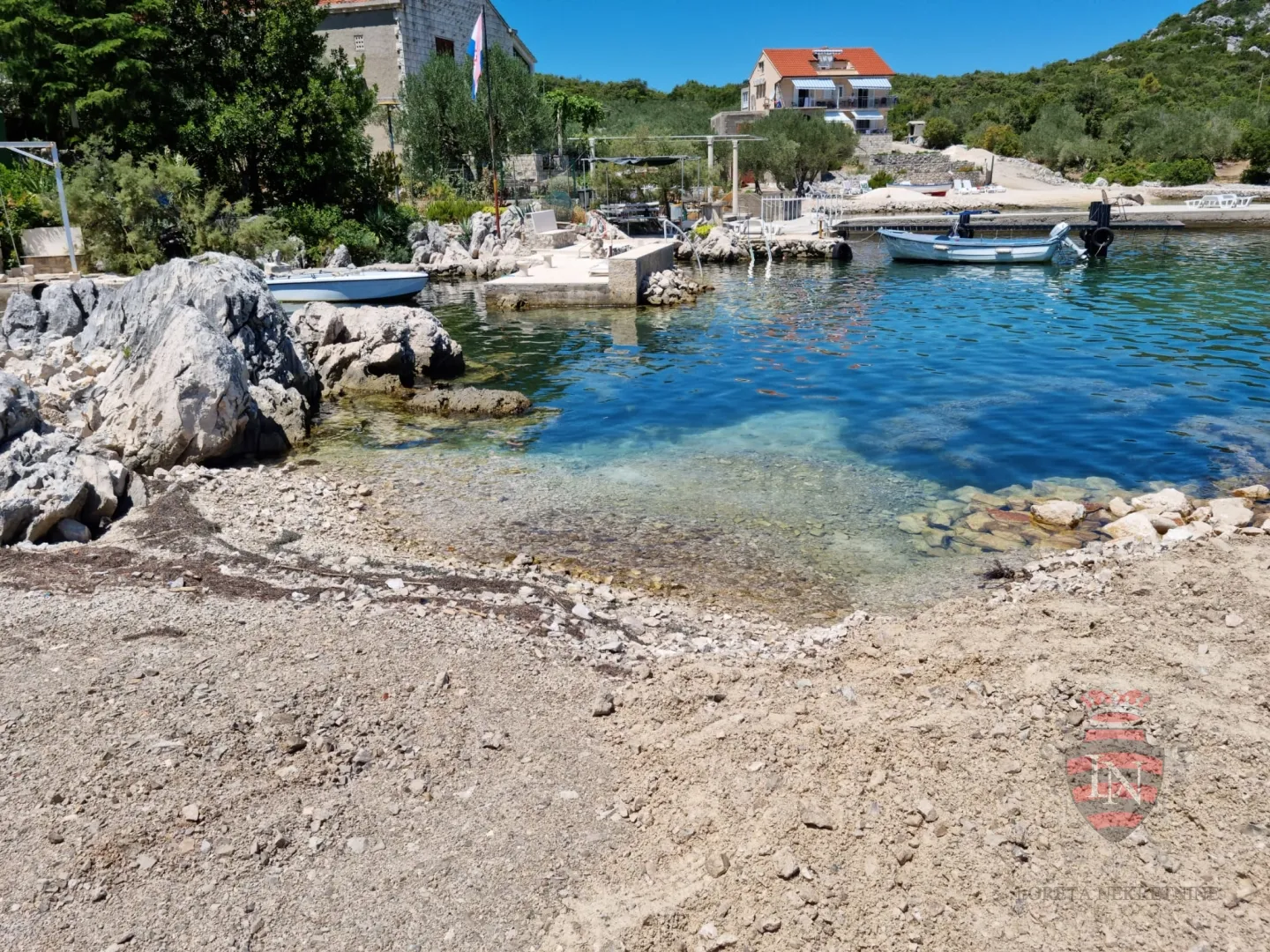 Zemljište s projektom i dozvolom oko 700 m2, Pelješac - Brijesta, Ston