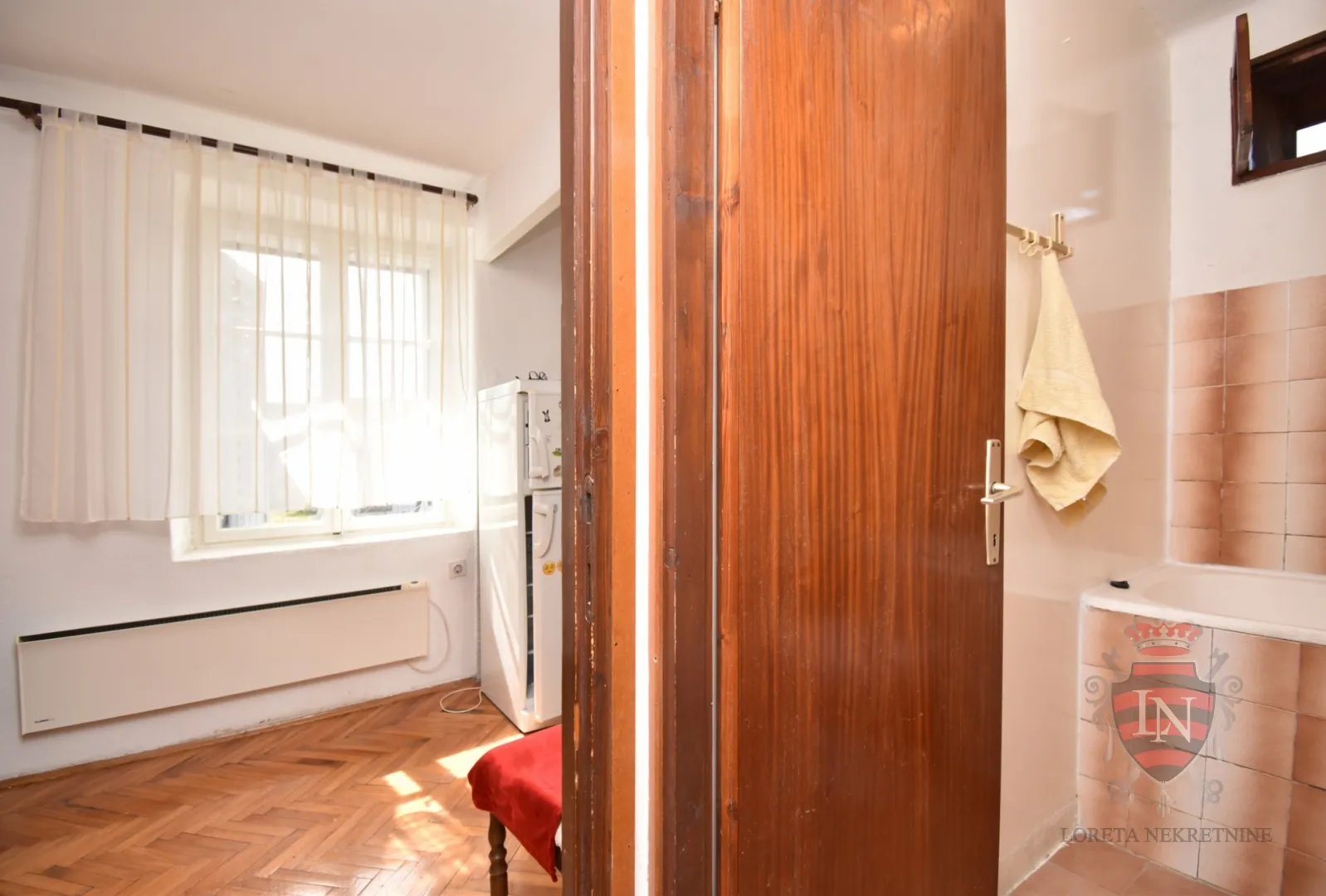 dvoetažni renovirani stan 66 m2, šibenik - slika 8