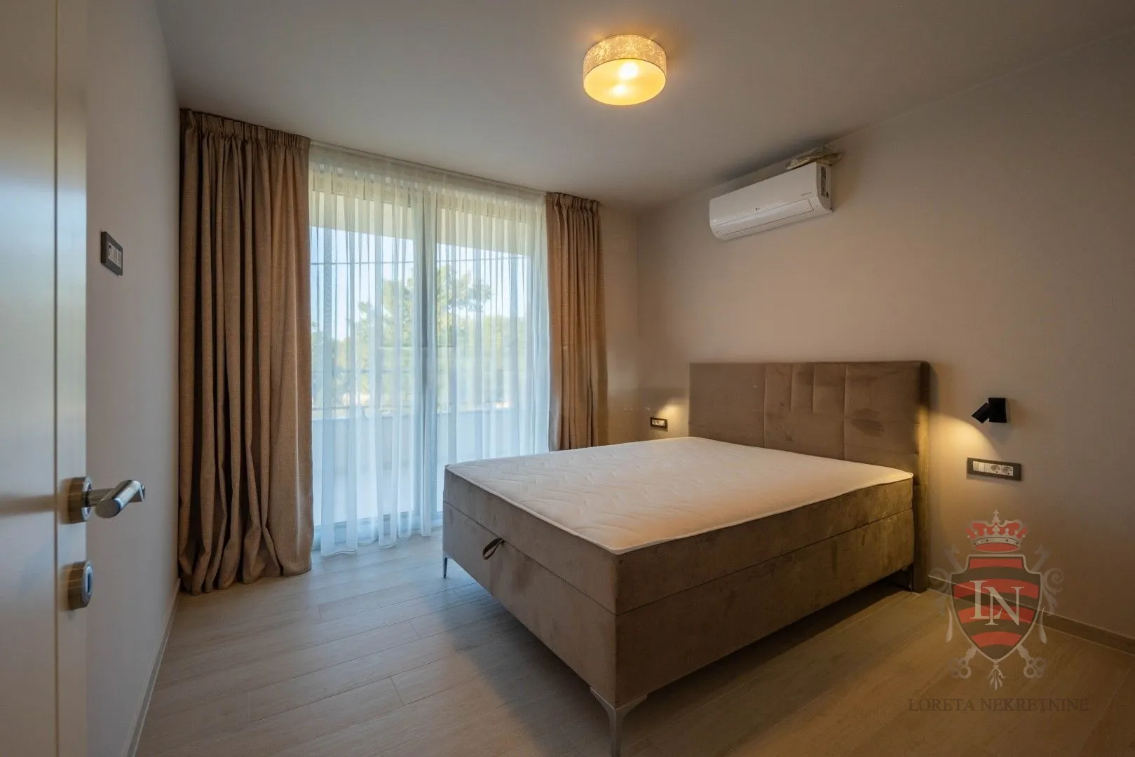 prekrasna vila sa bazenom krk, 213 m2 + okućnica - slika 12