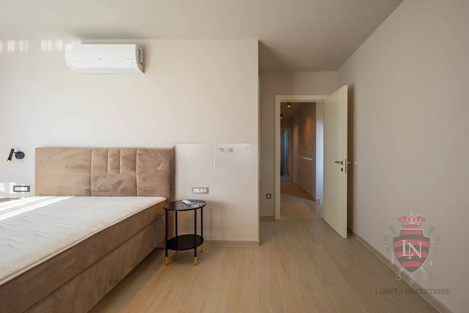 moderna vila sa bazenom krk, 165 m2 + okućnica - slika 21
