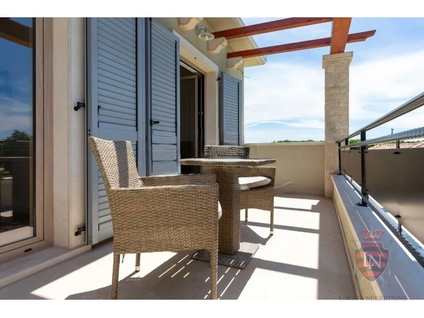 vila s bazenom na parceli od 1 300 m2, labin, istra - slika 32