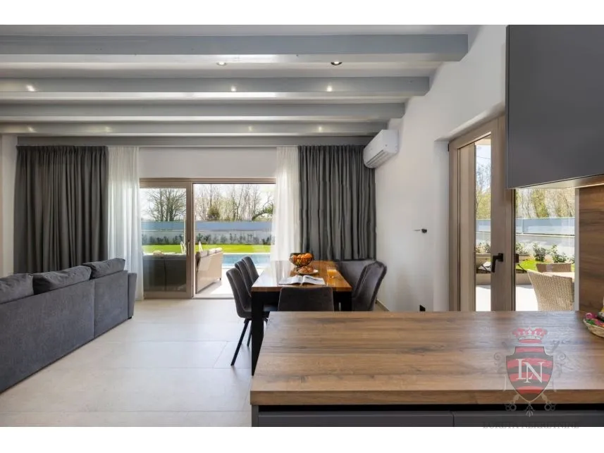 vila s bazenom, labin - slika 36