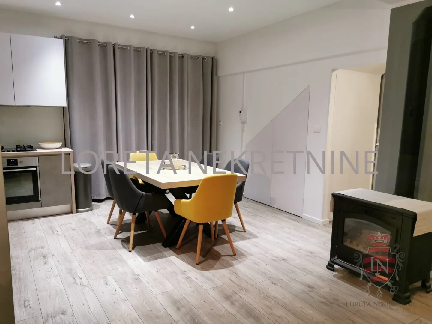 etažirana poslovno-stambena zgrada,tribunj, 397.00 m2, top lokacija! - slika 11