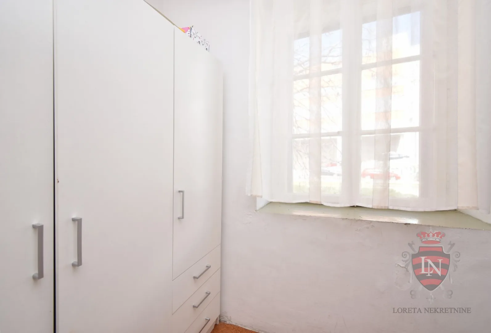 dvoetažni renovirani stan 66 m2, šibenik - slika 11