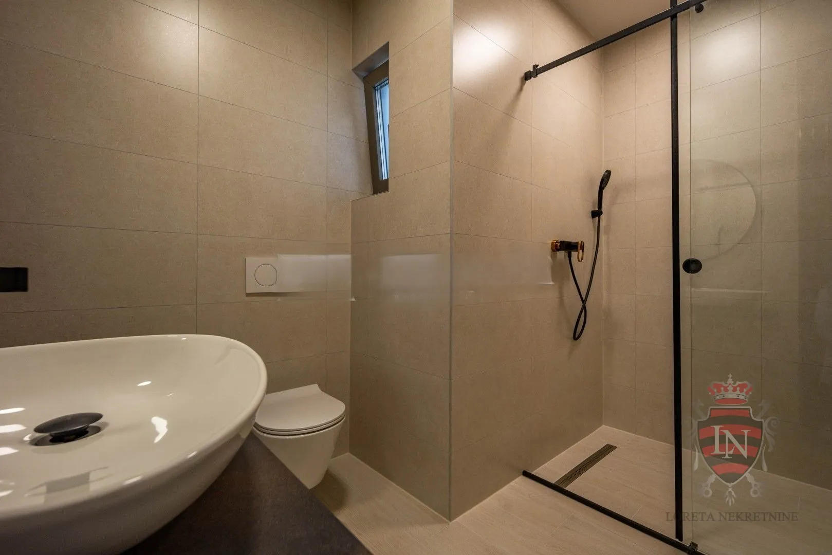 prekrasna vila sa bazenom krk, 213 m2 + okućnica - slika 17