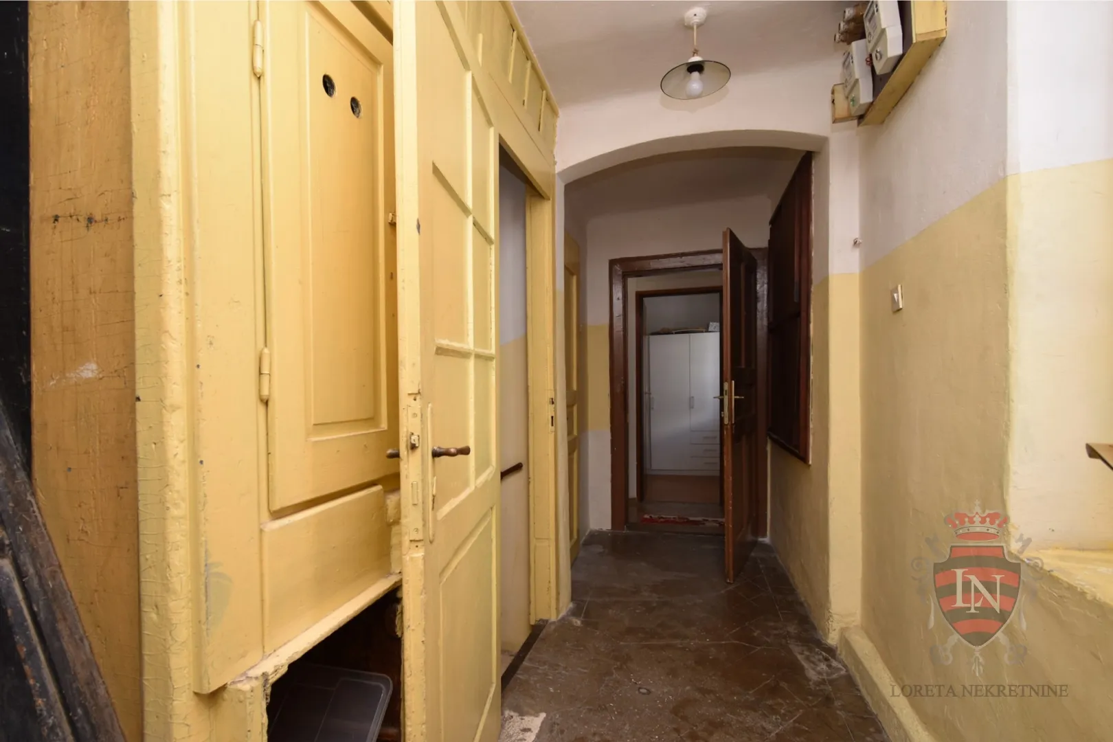dvoetažni renovirani stan 66 m2, šibenik - slika 6