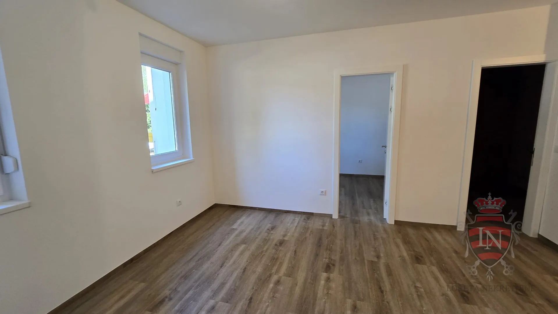 poslovni prostor - 4 stana! 262 m2, sesvete - slika 19