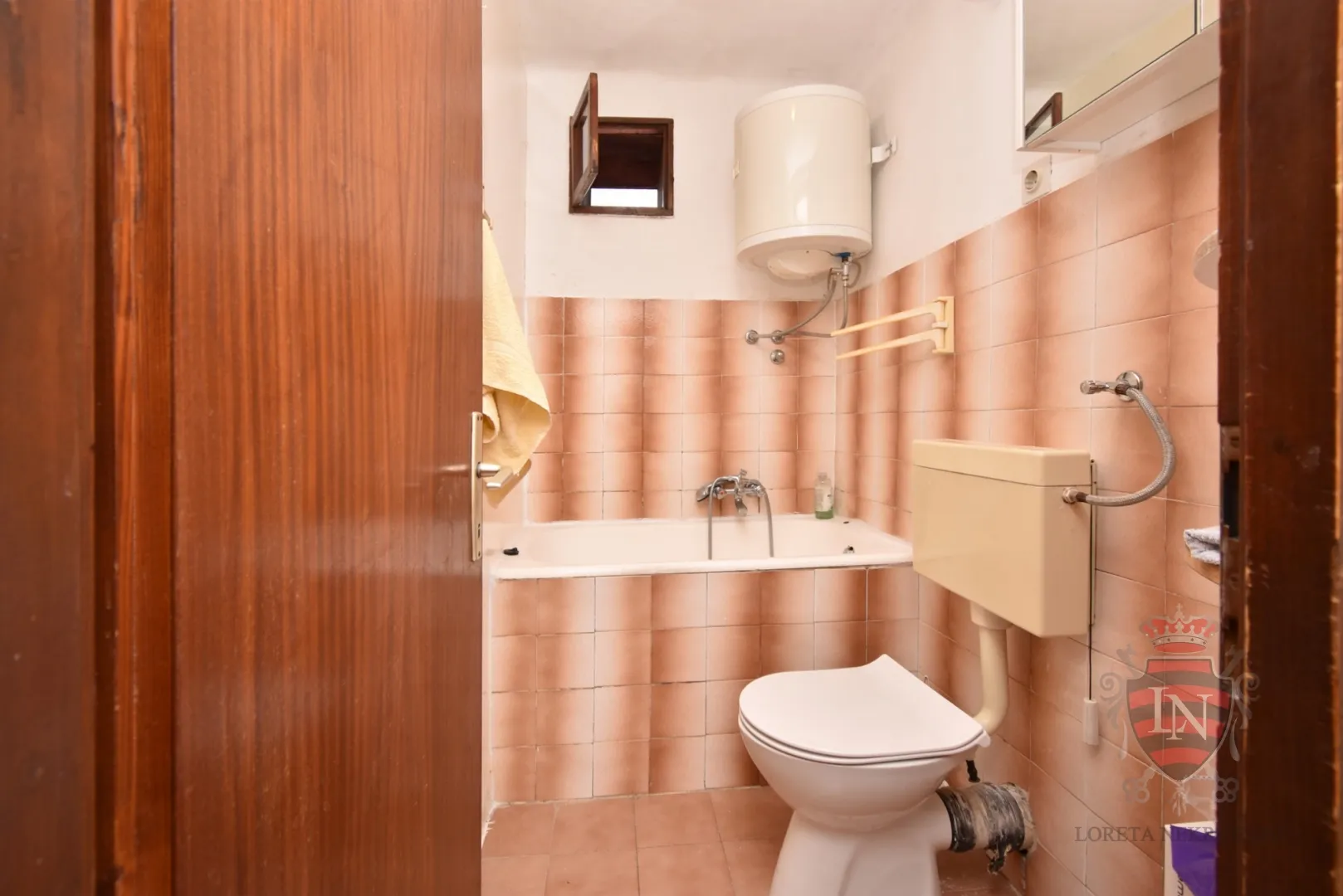 dvoetažni renovirani stan 66 m2, šibenik - slika 12