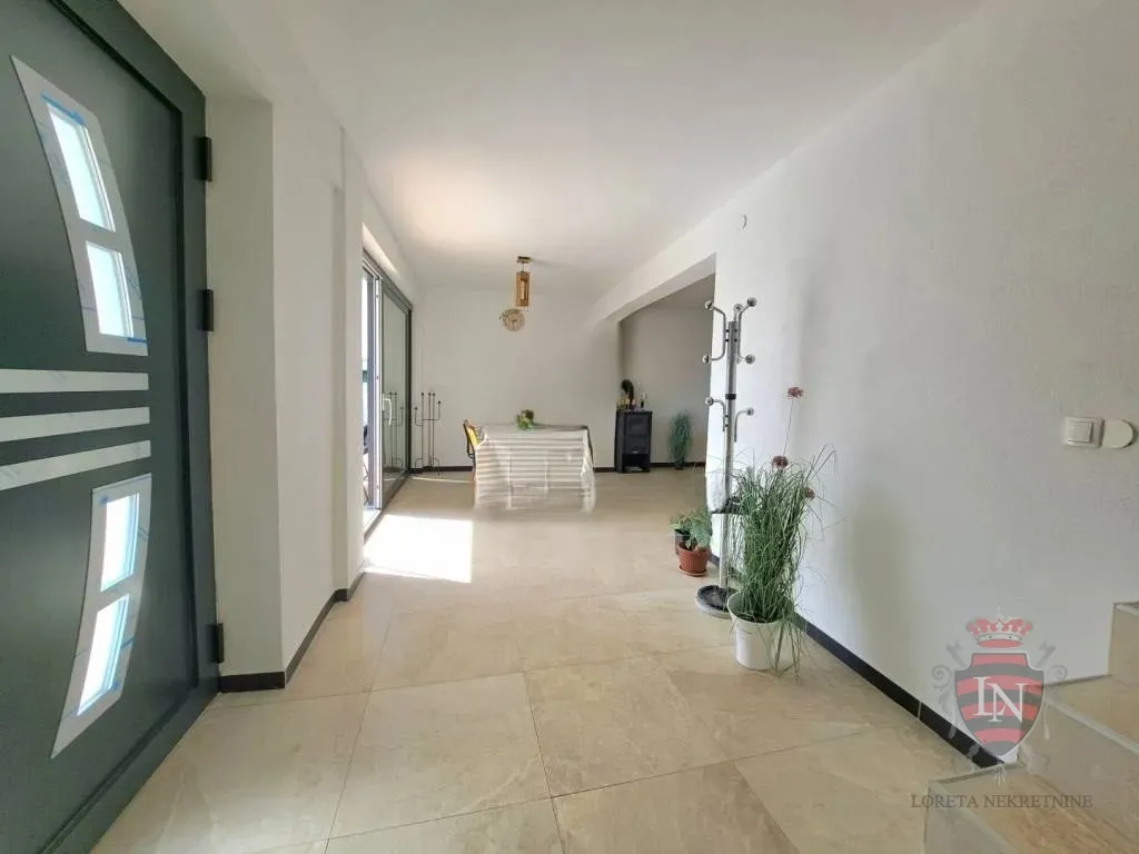 kuća s pogledom na more i bazenom, poreč - slika 11