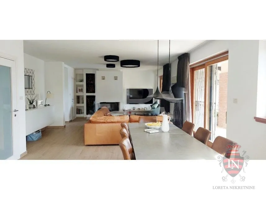 kuća s bazenom 172 m2 + okućnica, labin - slika 29