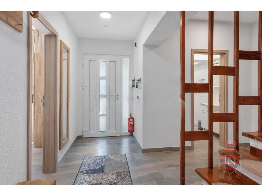 vila u blizini mora 302 m2, labin, istra - slika 18
