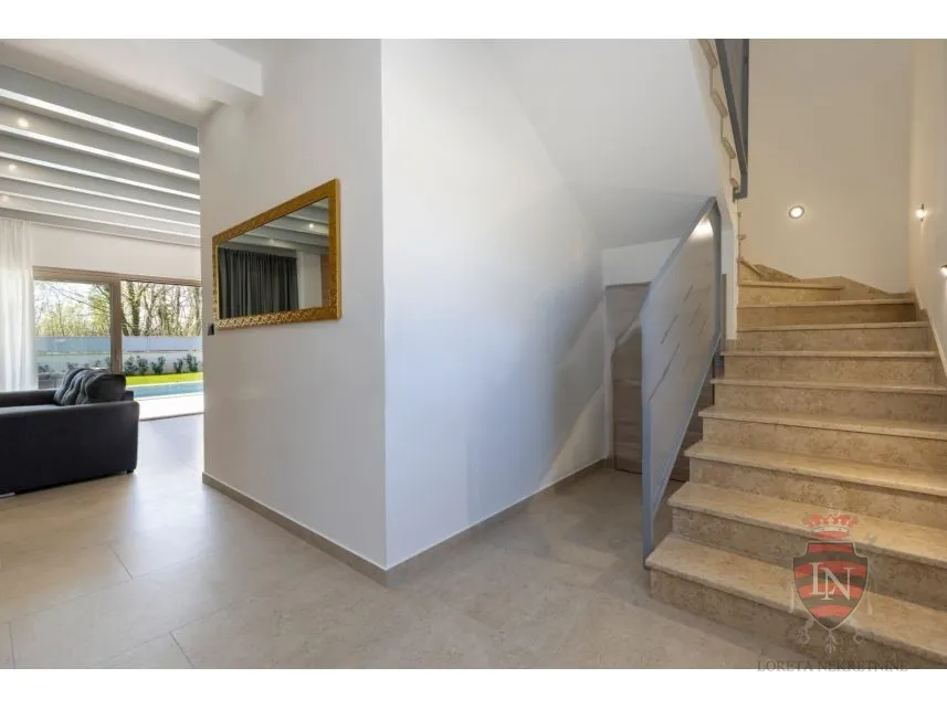 vila s bazenom, labin - slika 35