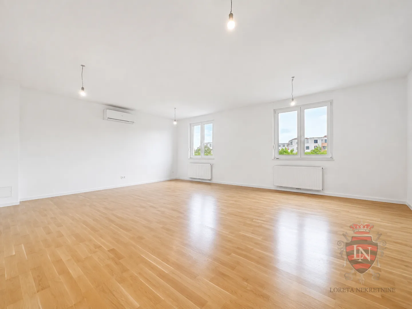 prostran i funkcionalan s lođom i parkirnim mjestom , arena, blato, 116,38 m2 - slika 2