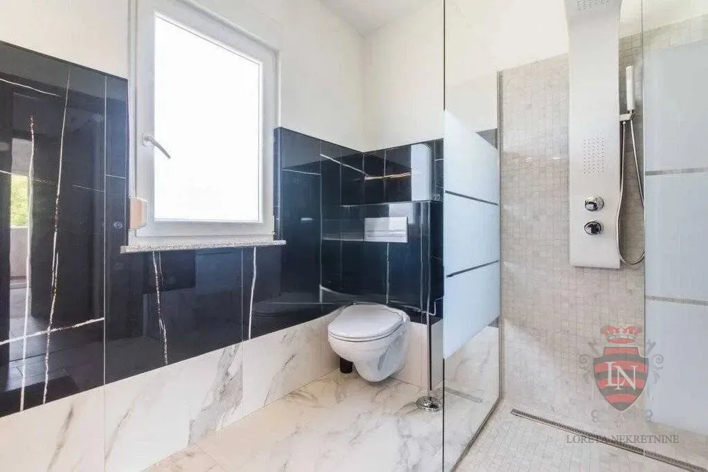 kuća s bazenom 270 m2, labin - slika 20