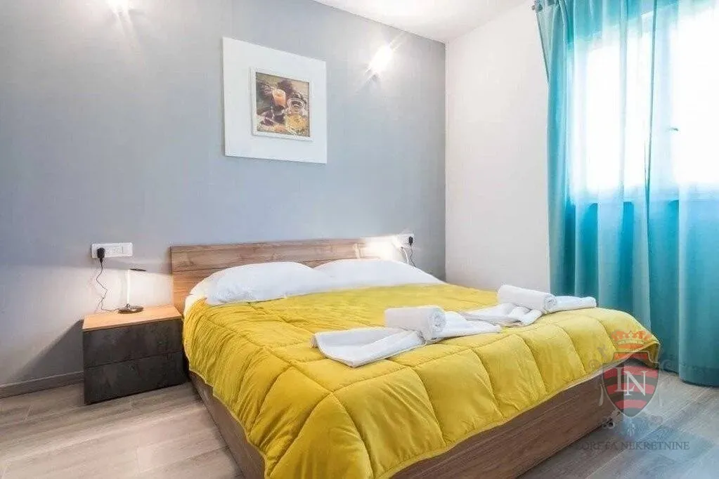 kuća s bazenom 270 m2, labin - slika 17