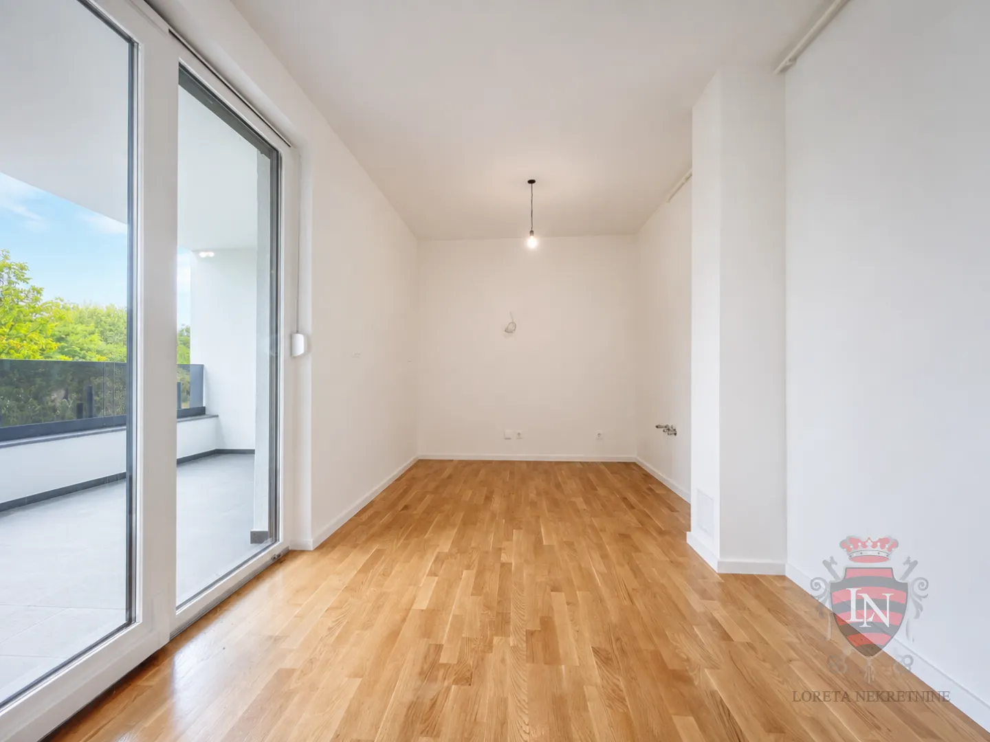 prostran i funkcionalan s lođom i parkirnim mjestom , arena, blato, 116,38 m2 - slika 6