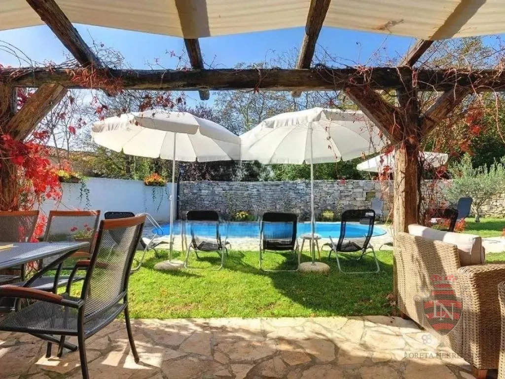 kamena kuća s bazenom, gračišće, istra - slika 12