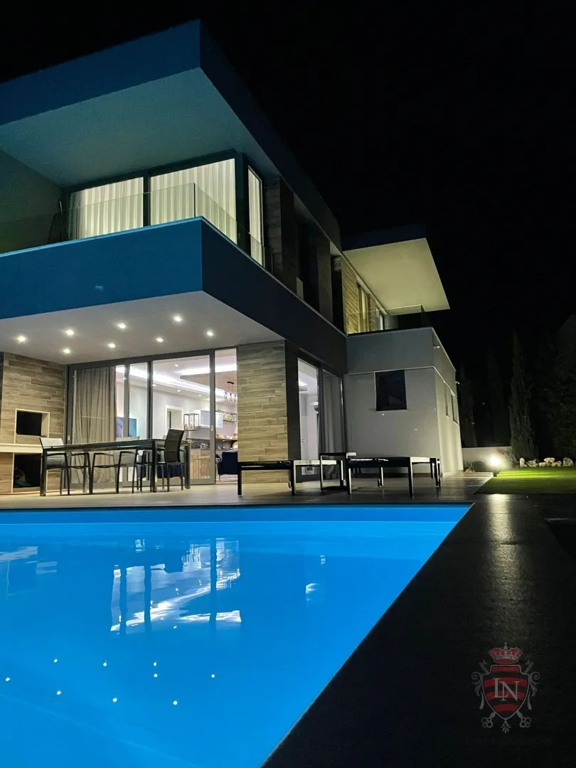 luksuzna vila 179 m2 s bazenom + okućnica, otok krk - slika 25