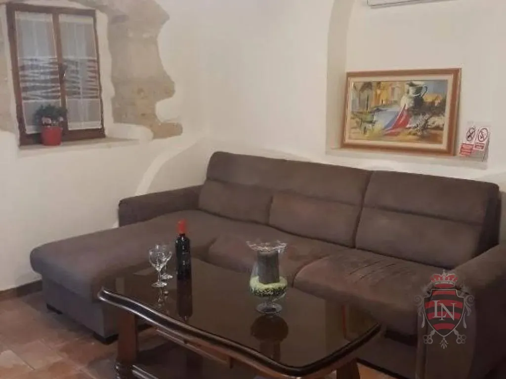 kuća s bazenom buje 220 m2 - slika 13