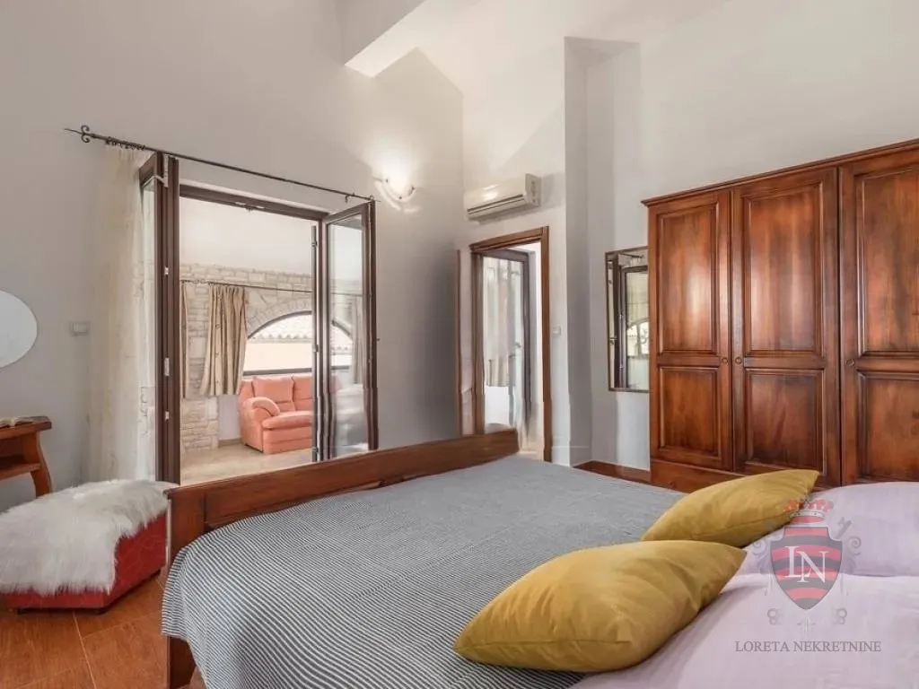 kuća s bazenom 160 m2, barban - slika 13