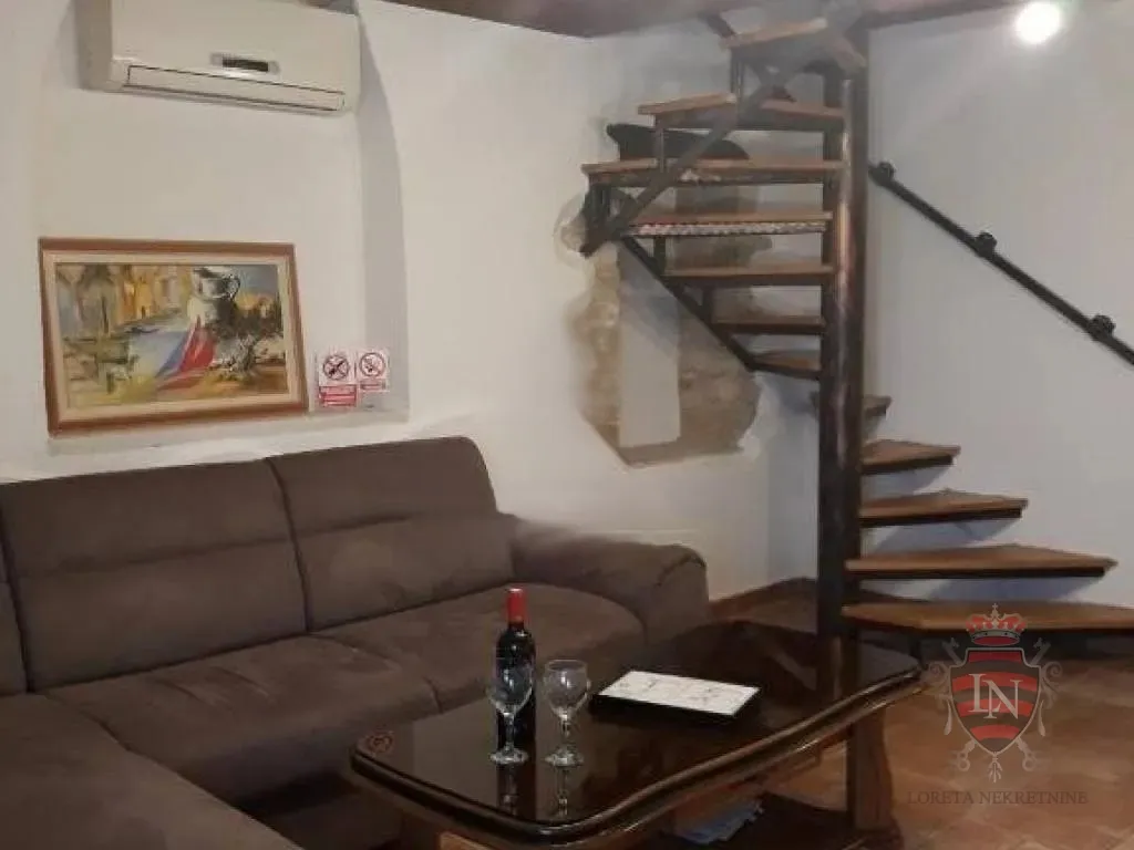 kuća s bazenom buje 220 m2 - slika 12