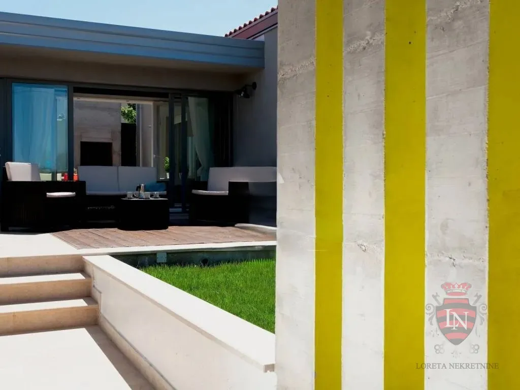 kuća poreč 120 m2 na parceli od 324 m2 - slika 15