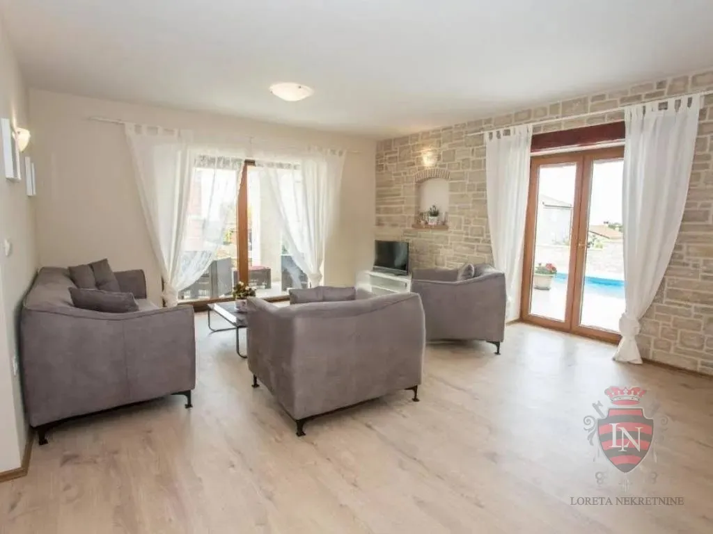 kuća s bazenom, poreč 192 m2 - slika 5