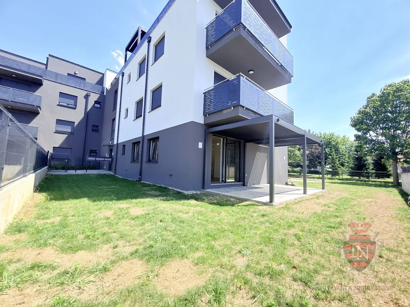 poslovni prostor za najam – veliko polje - slika 19