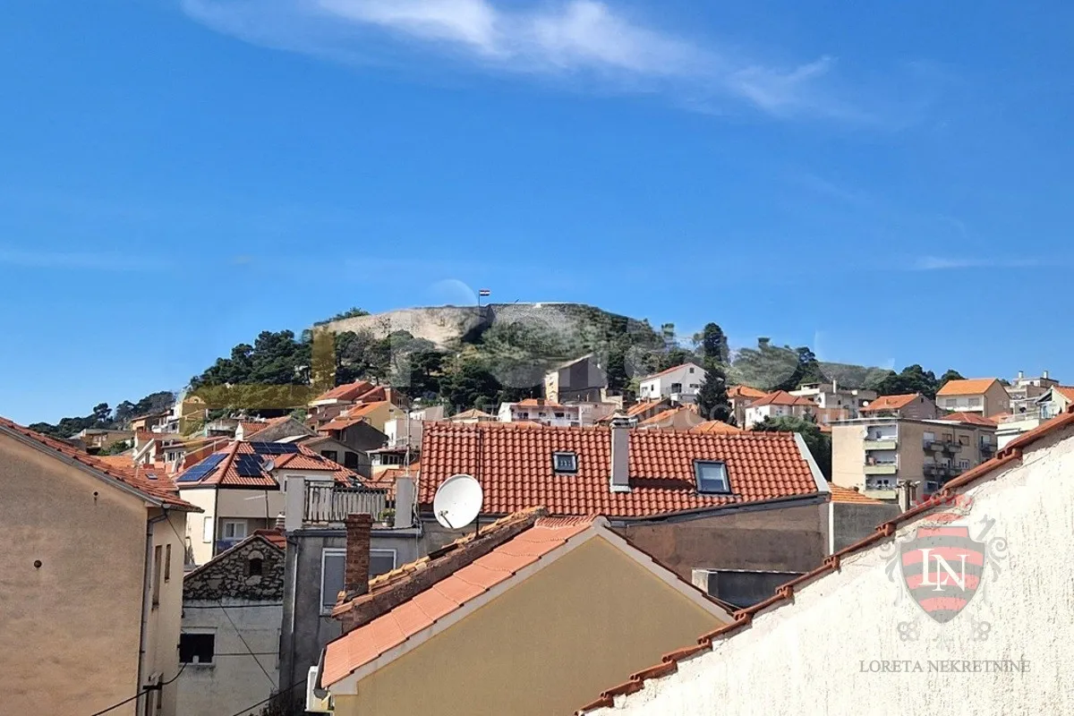 Dvoetažan stan Šibenik, 102 m2