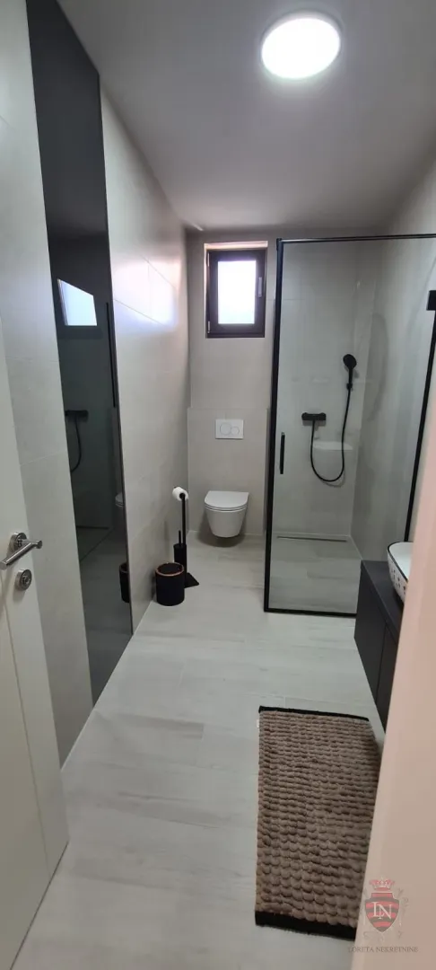moderna vila sa bazenom krk, 165 m2 + okućnica - slika 26