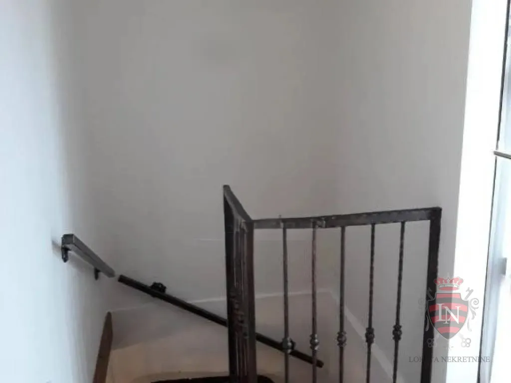 kuća s bazenom buje 220 m2 - slika 15