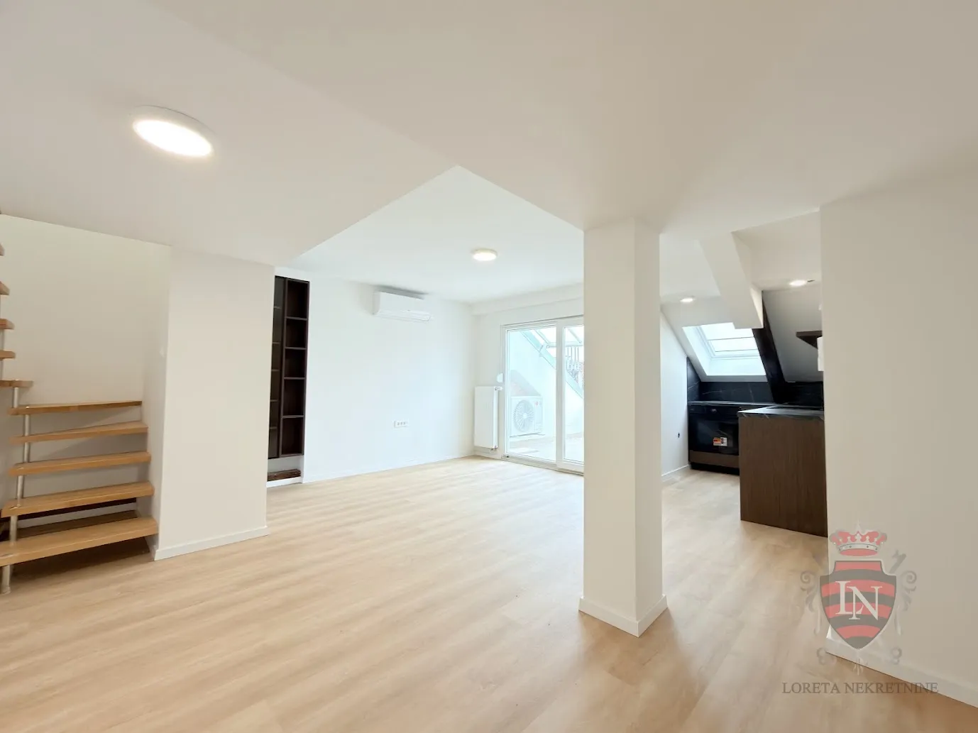 prostor centar, park zrinjevac 75 m2 - slika 11