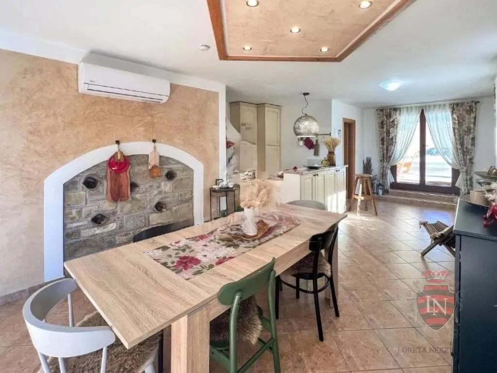 kuća s bazenom, lupoglav, istra, 155 m2 - slika 10