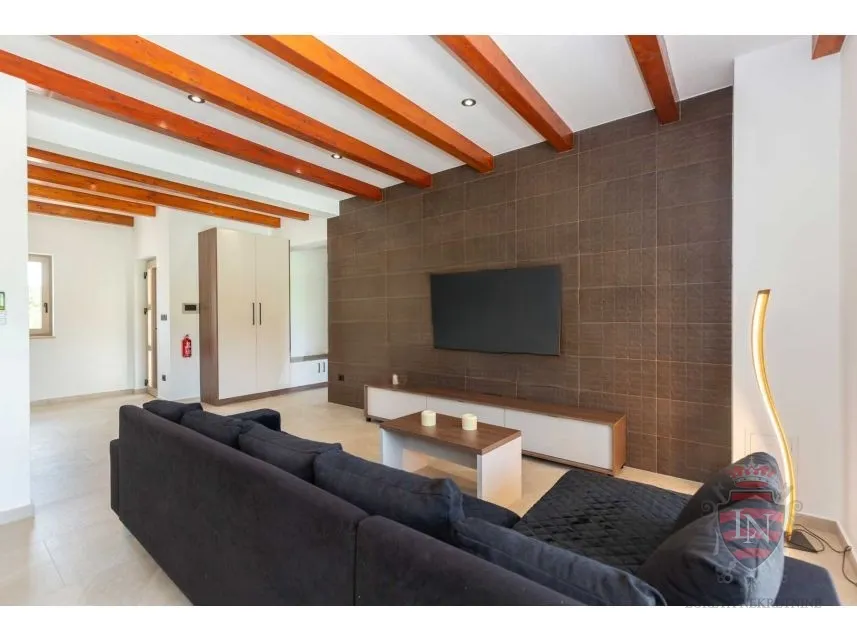 vila s bazenom na parceli od 1 300 m2, labin, istra - slika 12
