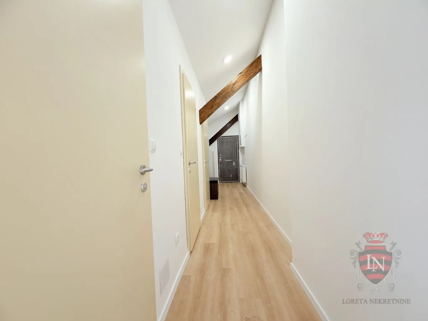 prostor centar, park zrinjevac 75 m2 - slika 4