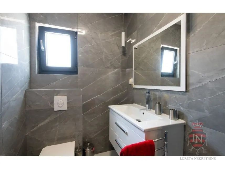 moderna kuća s bazenom, labin 187 m2 - slika 18