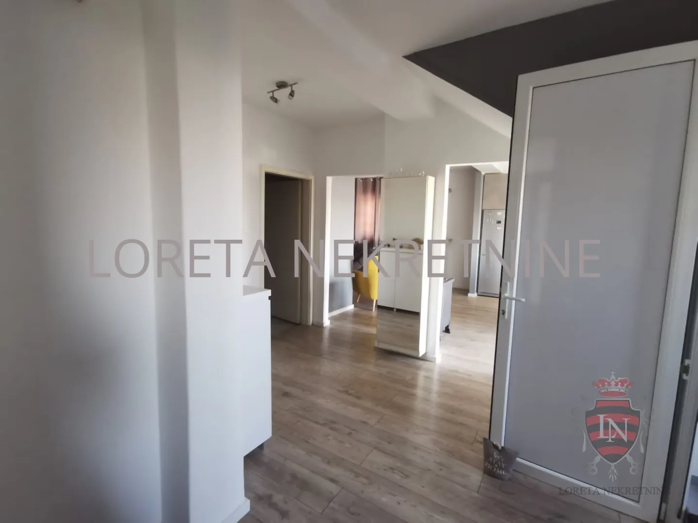 etažirana poslovno-stambena zgrada,tribunj, 397.00 m2, top lokacija! - slika 3