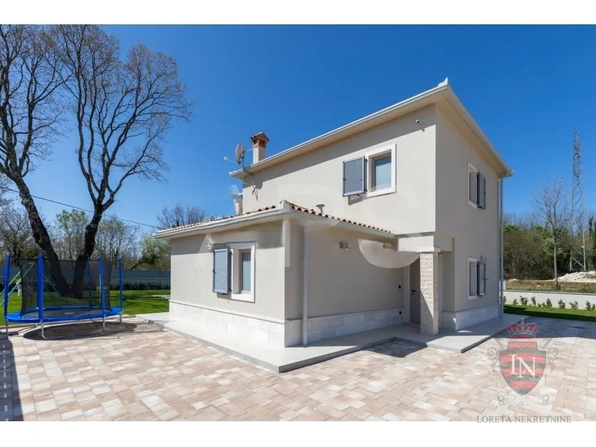 vila s bazenom, labin - slika 12