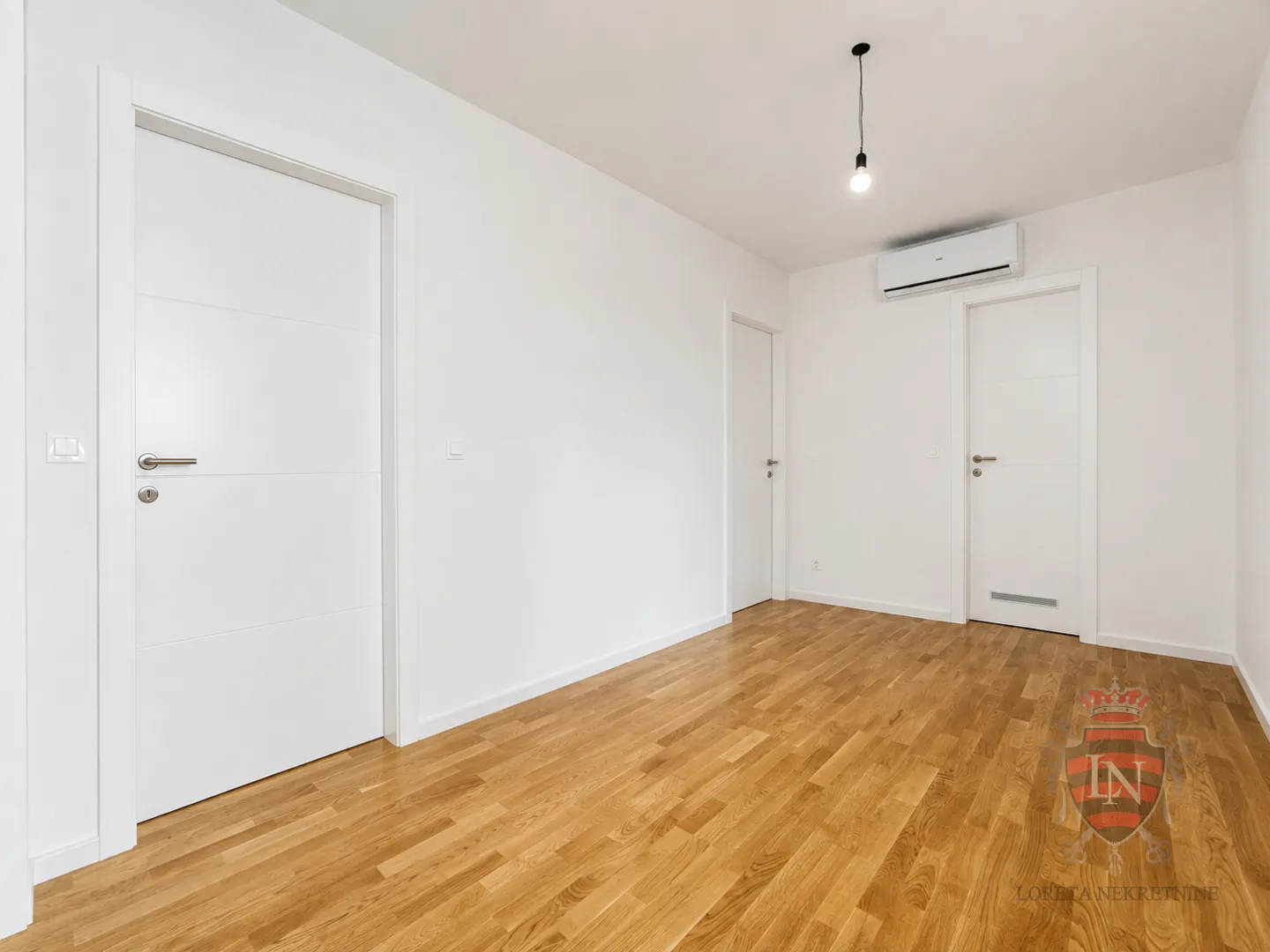 prostran i funkcionalan s lođom i parkirnim mjestom , arena, blato, 116,38 m2 - slika 9