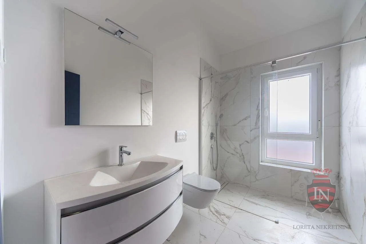 kuća s bazenom 144 m2, barban - slika 19