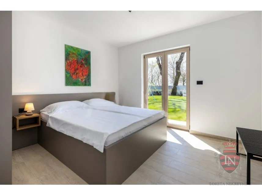 vila s bazenom, labin - slika 27