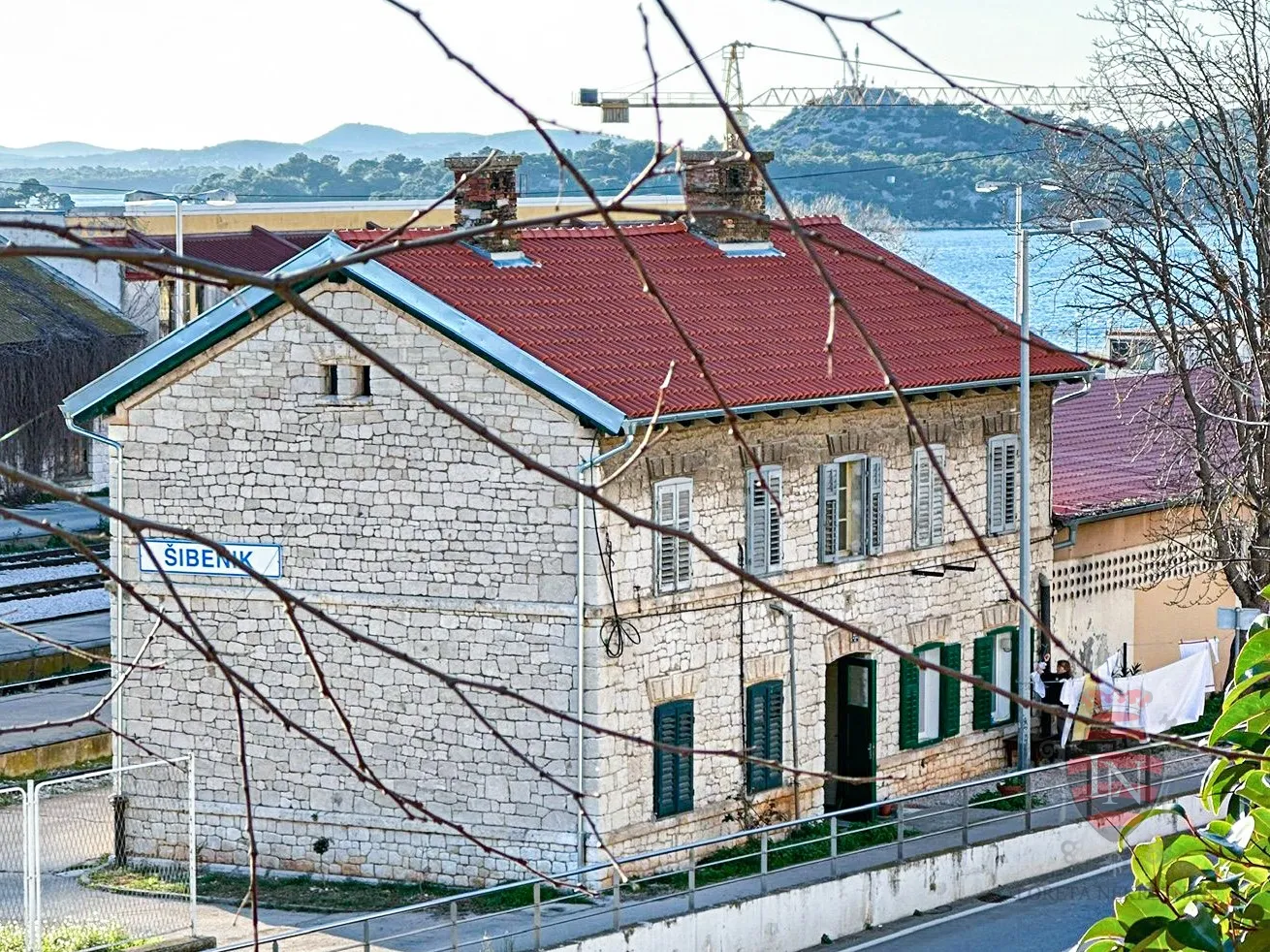 dvoetažni renovirani stan 66 m2, šibenik - slika 2
