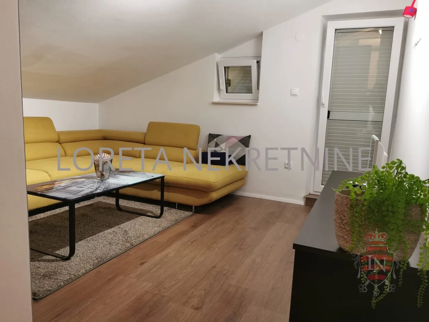 etažirana poslovno-stambena zgrada,tribunj, 397.00 m2, top lokacija! - slika 17