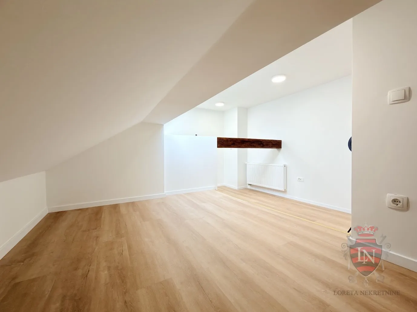 prostor centar, park zrinjevac 75 m2 - slika 22