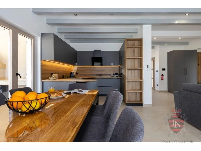 vila s bazenom, labin - slika 29