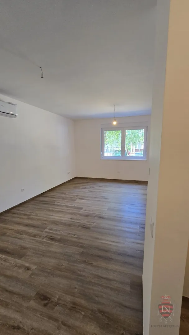 poslovni prostor - 4 stana! 262 m2, sesvete - slika 26
