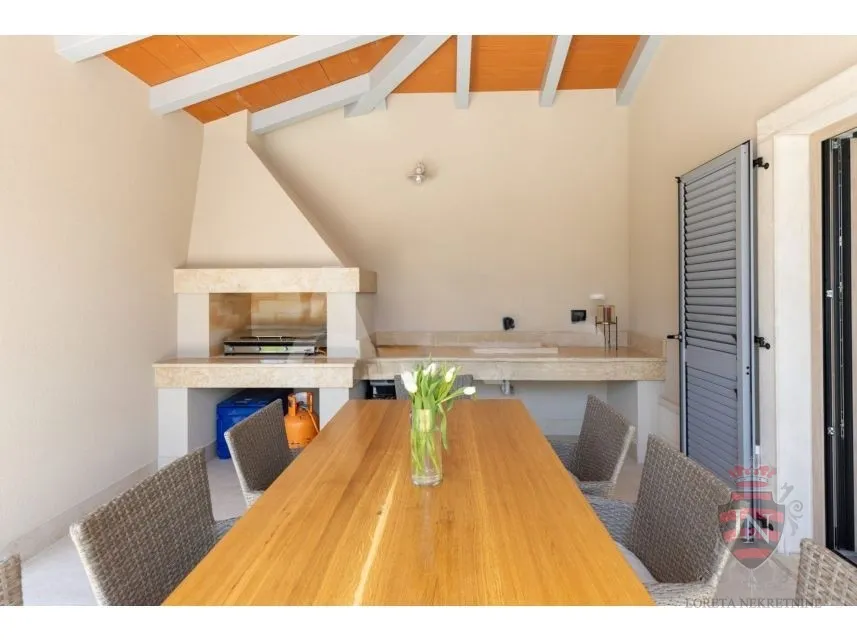 vila s bazenom, labin - slika 10