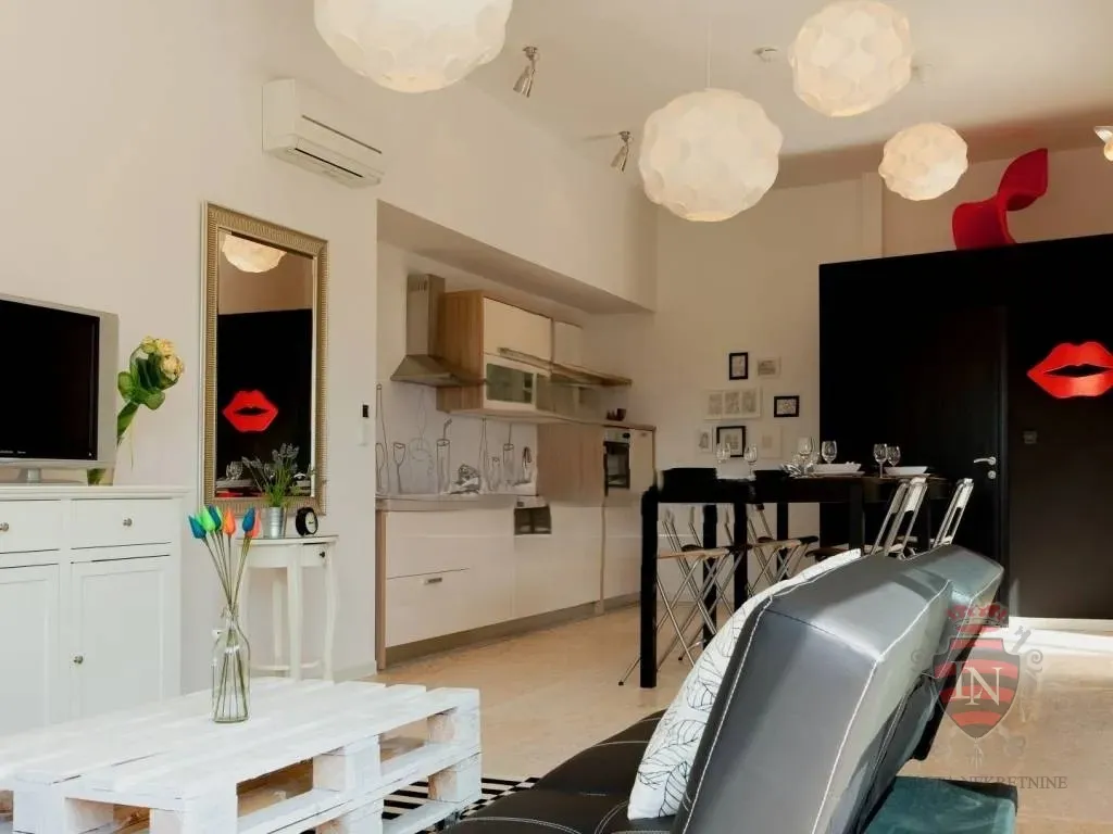 kuća poreč 120 m2 na parceli od 324 m2 - slika 11
