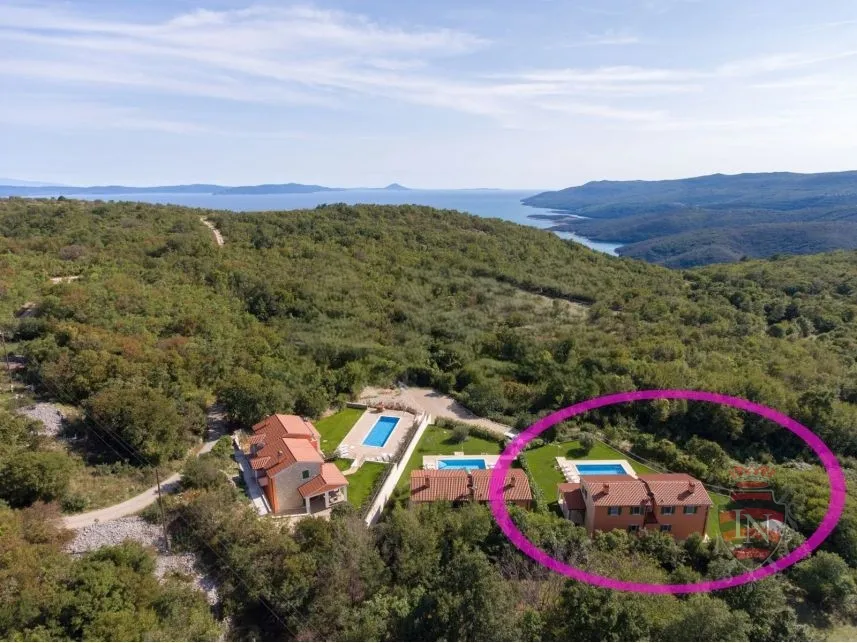 kuća s bazenom 175 m2, labin, istra - slika 3